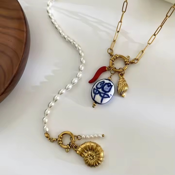 18 KT Gold Over Titanium Necklace Set - Picture 2 of 3